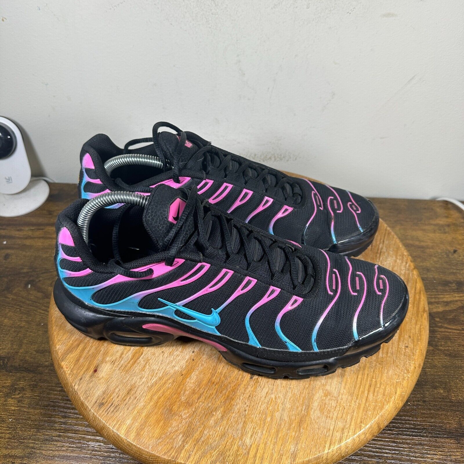 Nike Air Max Plus Miami Vice South Beach Mens Size 11 Shoes Sneakers Ci2368-001